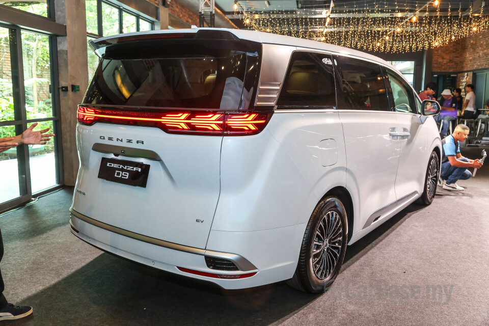 Denza D9 Mk1 (2025) Exterior