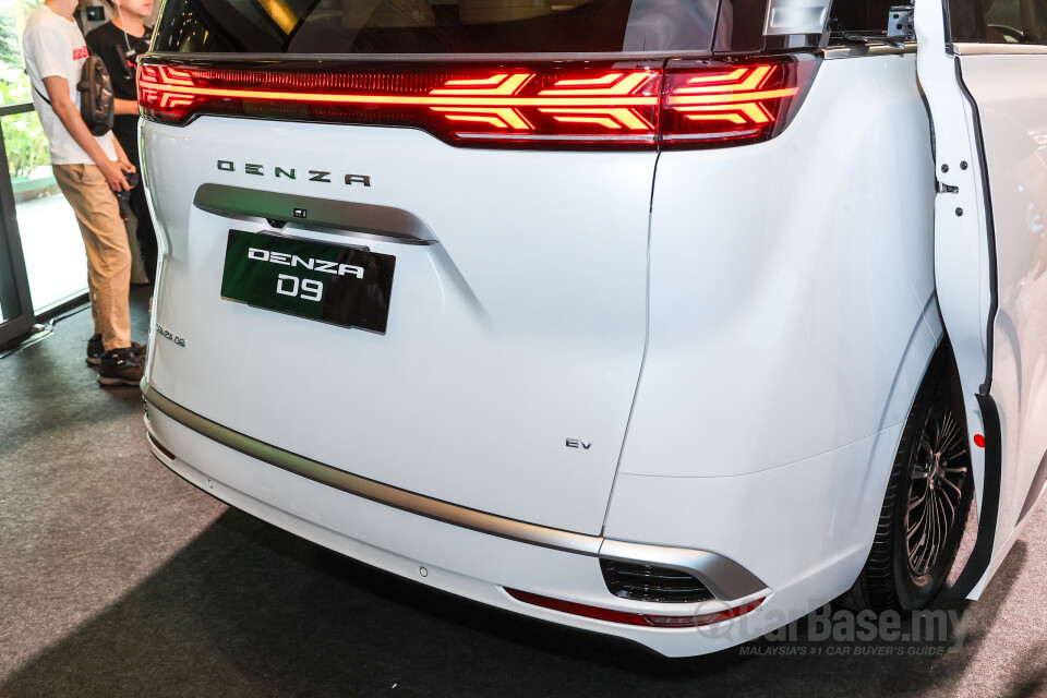 Denza D9 Mk1 (2025) Exterior