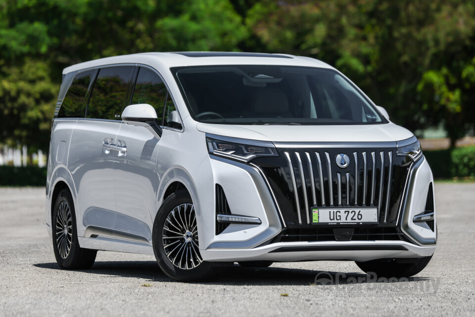 Denza D9 Mk1 (2025) Exterior