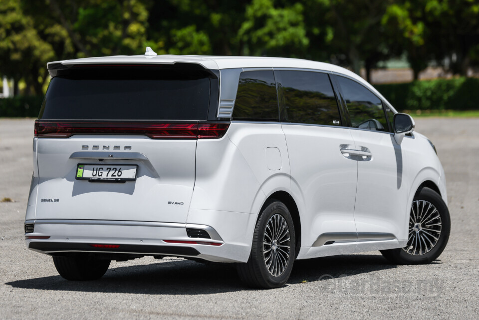 Denza D9 Mk1 (2025) Exterior
