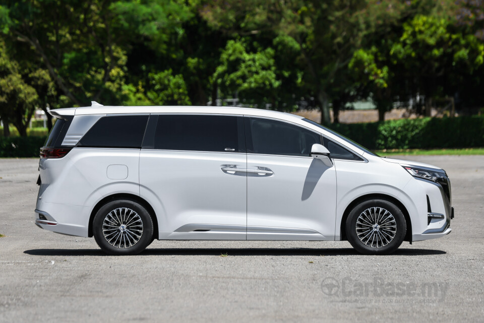 Denza D9 Mk1 (2025) Exterior