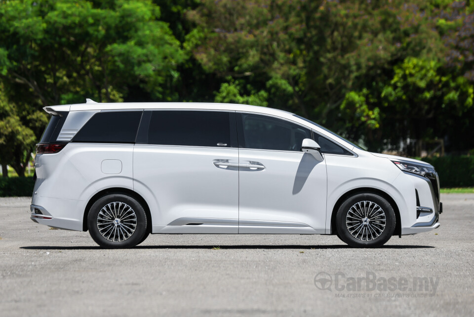 Denza D9 Mk1 (2025) Exterior
