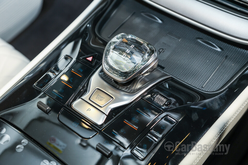Denza D9 Mk1 (2025) Interior