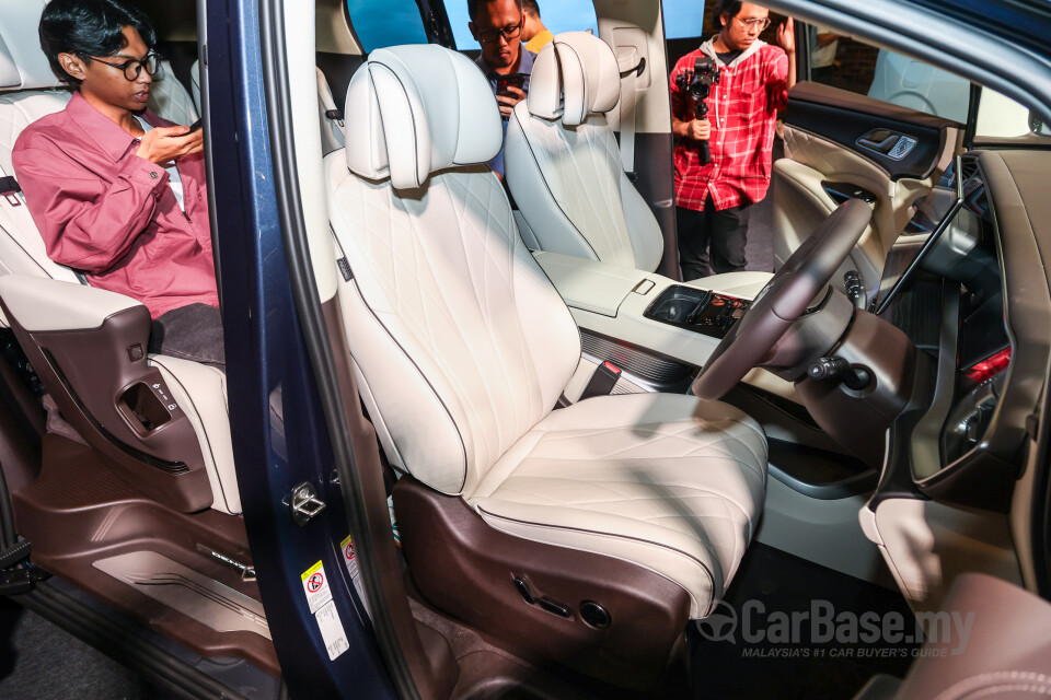 Denza D9 Mk1 (2025) Interior