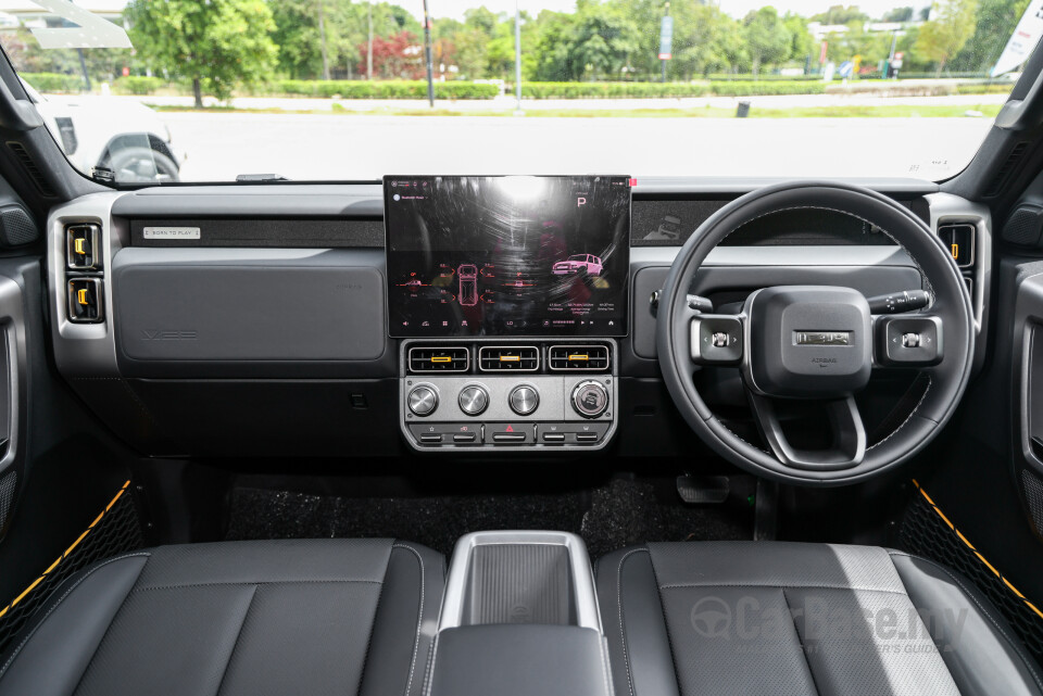 iCaur V23 Mk1 (2025) Interior