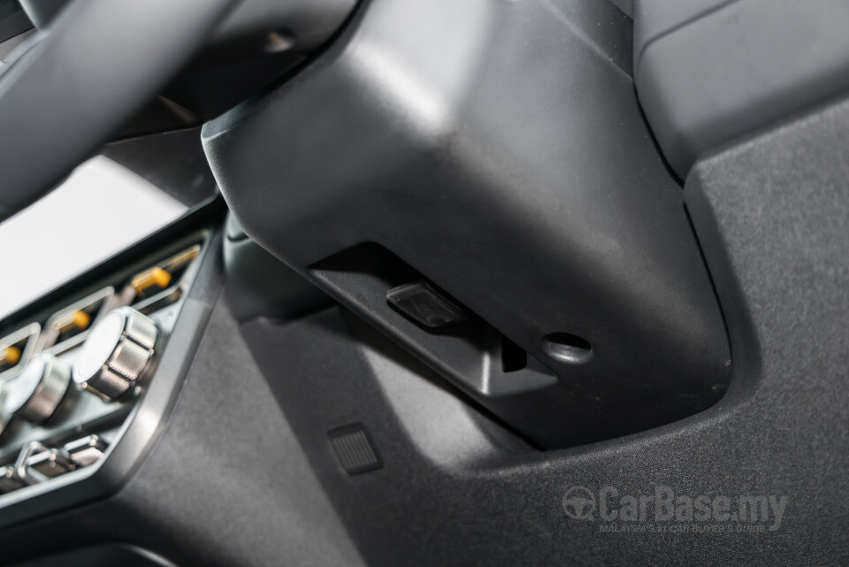 iCaur V23 Mk1 (2025) Interior