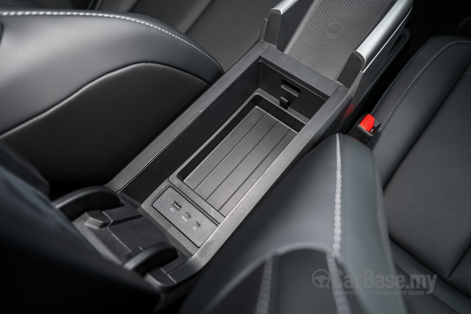 iCaur V23 Mk1 (2025) Interior