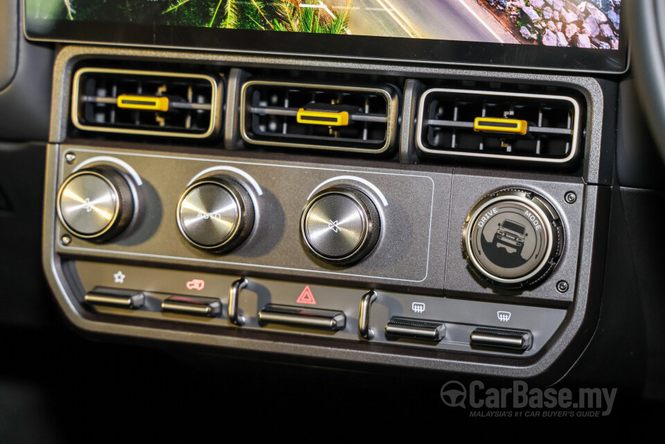 iCaur V23 Mk1 (2025) Interior
